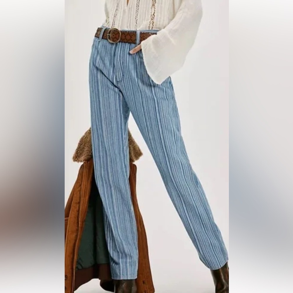 Wrangler Sunset Stripe Mid rise Straight Jeans, size 30, blue white stripes